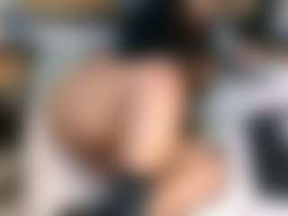Thickassophiasquirts's Live Sex Cam Show