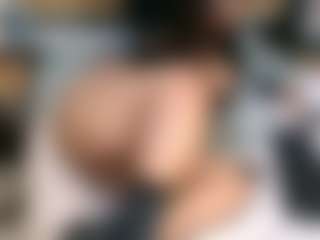 Thickassophiasquirts's Live Sex Cam Show