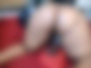 Thickassophiasquirts's Live Sex Cam Show