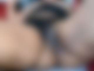 Thickassophiasquirts's Live Sex Cam Show
