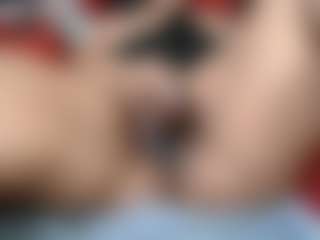 Thickassophiasquirts's Live Sex Cam Show