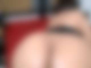 Thickassophiasquirts's Live Sex Cam Show