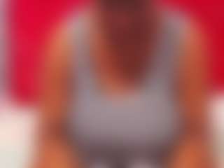 Live cam show with Wonderful Diana - Ebony MILF on Camsoda