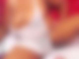 Wonderful Diana MILF webcam performer live streaming