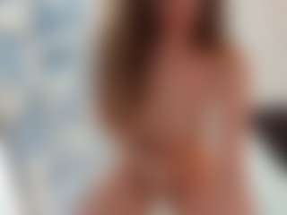 18perfecttits's Live Sex Cam Show
