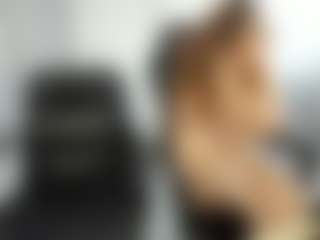 18perfecttits's Live Sex Cam Show