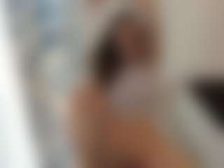 18perfecttits's Live Sex Cam Show
