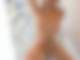 18perfecttits's Live Sex Cam Show