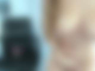 Live cam show with 18perfecttits - Spank Latina on nudelive.tv