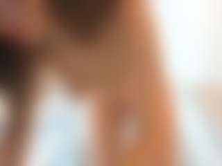 18perfecttits's Live Sex Cam Show