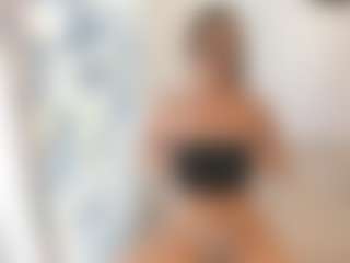 18perfecttits's Live Sex Cam Show