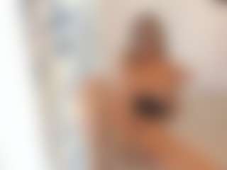 18perfecttits's Live Sex Cam Show