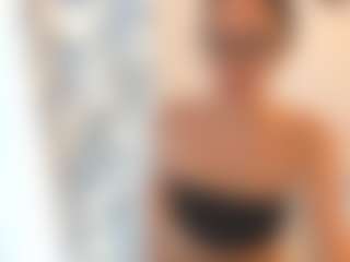 18perfecttits's Live Sex Cam Show