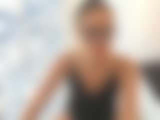 18perfecttits's Live Sex Cam Show