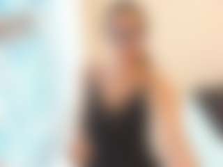 18perfecttits's Live Sex Cam Show