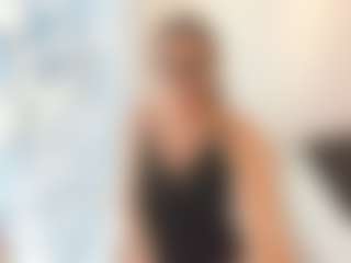 18perfecttits's Live Sex Cam Show