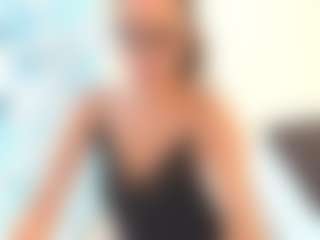 18perfecttits's Live Sex Cam Show