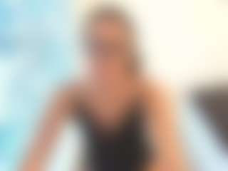 18perfecttits's Live Sex Cam Show