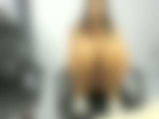 18perfecttits's Live Sex Cam Show