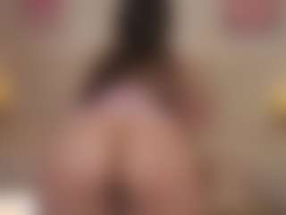 Live cam show with itscammieee - Oil on Camsoda