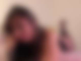 Live cam show with riley-bensongh - Brown Eyes Brown Hair on Soda Cam