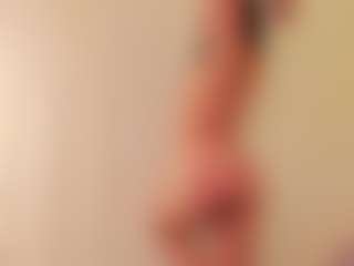 riley-bensongh's Live Sex Cam Show