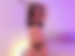 Live cam show with riley-bensongh - Brown Hair on Fling VIP Chat