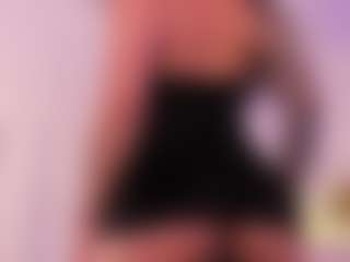 riley-bensongh's Live Sex Cam Show