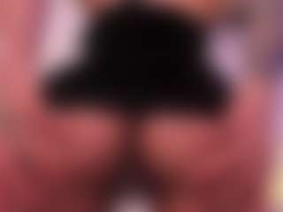 riley-bensongh's Live Sex Cam Show