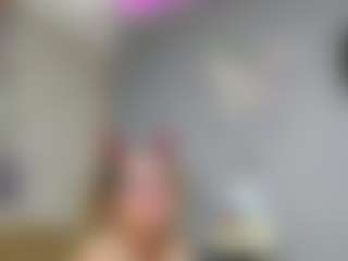 Live cam show with ThaliaTitis - Glasses on TastyBlacksLive