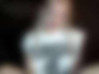 Live cam show with Amy-nymph - Fingers on Camsoda