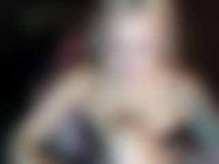 Live cam show with Amy-nymph - Strip on Camsoda