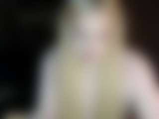 Live cam show with Amy-nymph - Landingstrip on Camsoda