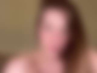 Live cam show with Julia Capulet - Cum Brown Hair on StripNow