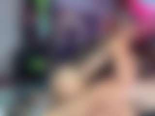 Live cam show with JuiceyGash - Bedroom on galaxygirlnitro.com