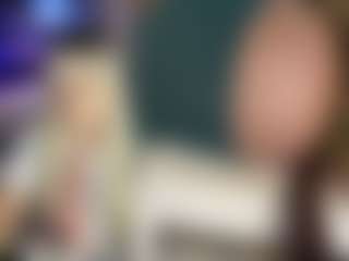 Live cam show with KylieSweet1 - Living Room on Camsoda