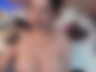 Karol-page MILF webcam performer live streaming
