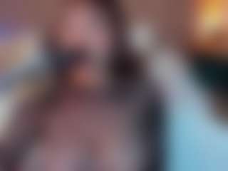 Karol-page MILF webcam performer live streaming
