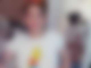 Live cam show with Karol-page - Public on xDating