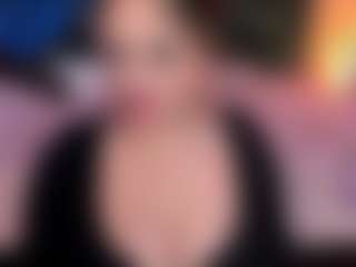Karol-page MILF webcam performer live streaming