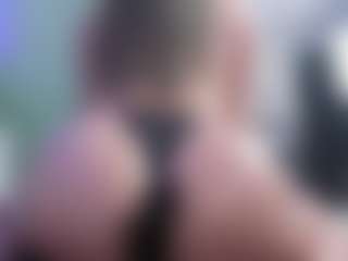 Live cam show with KarolPage - Pornstar Public on ObeyMaria