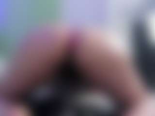 Live cam show with KarolPage - Striptease on EXY