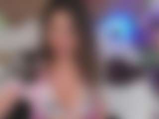 Live cam show with KarolPage - Striptease on Camsoda