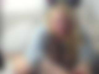 Live cam show with KateJan - Blonde Hair on chickslive.net