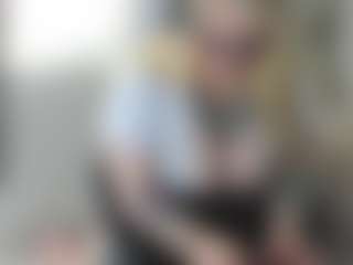 Live cam show with KateJan - Moaning on liverealitysex.com