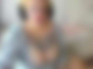 Live cam show with KateJan - Blonde Hair on livesuperchat.net