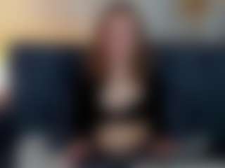 Live cam show with Linda - Flashing on milfzrlive.com