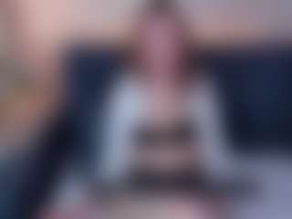 Live cam show with Linda - Gray Eyes on livesuperchat.net