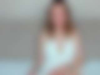 Live cam show with Linda - Gray Eyes on Uber Horny