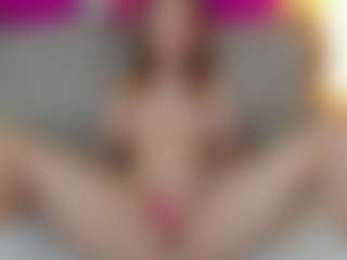 Live cam show with Linda - Handjob on friskycurves.com
